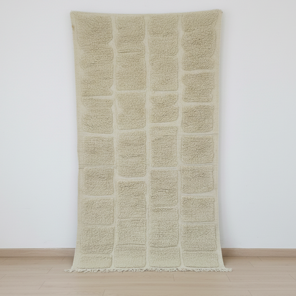 Pure White Wool Rug – 207 × 112 cm (81.5” × 44”)