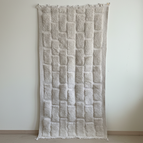 All-White knotted and flatRug– 200 × 105 cm (79” × 41”)